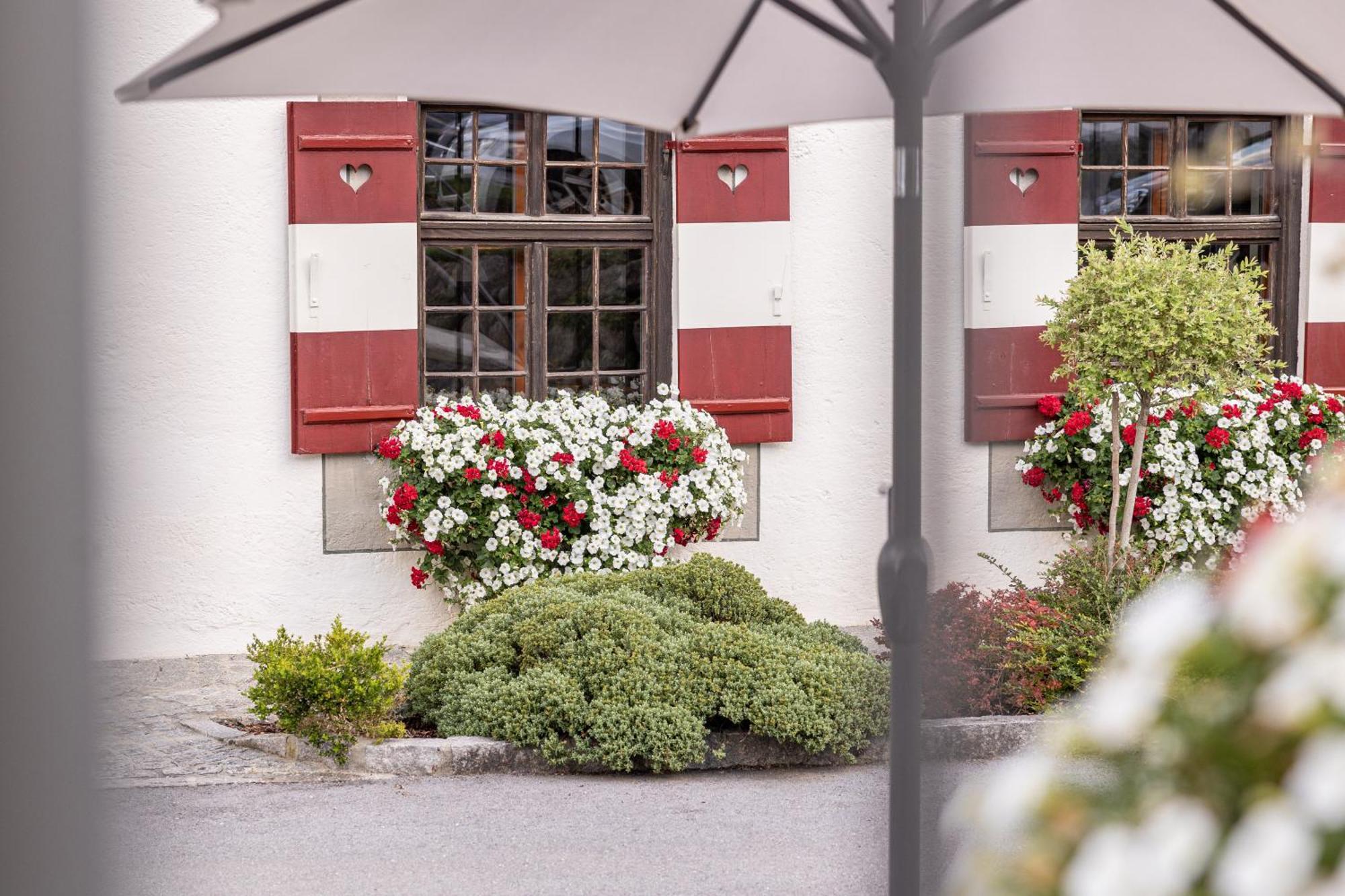 Aparthotel Ansitz Felsenheim Lermoos Exterior foto